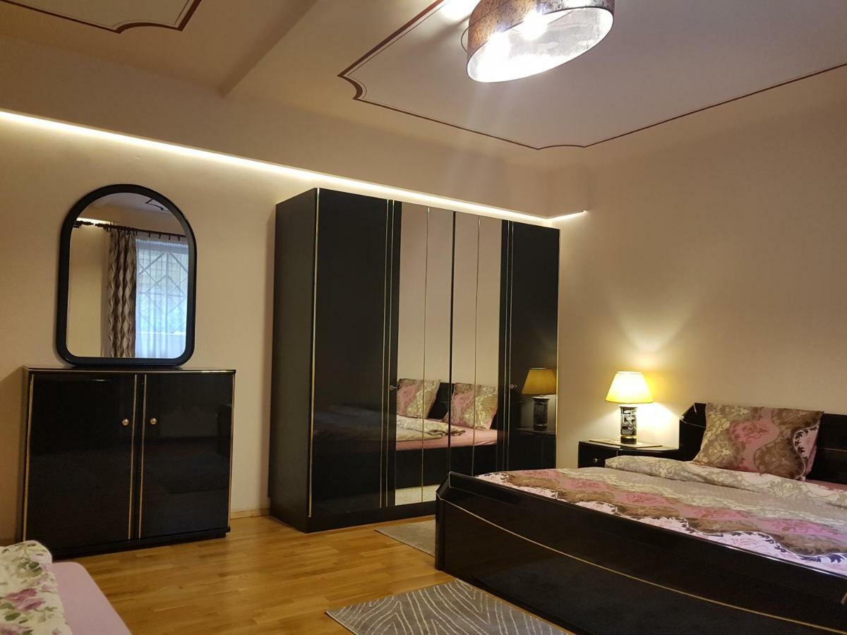 Palma Villa In City Park Budapest - Semi Suteren Екстер'єр фото