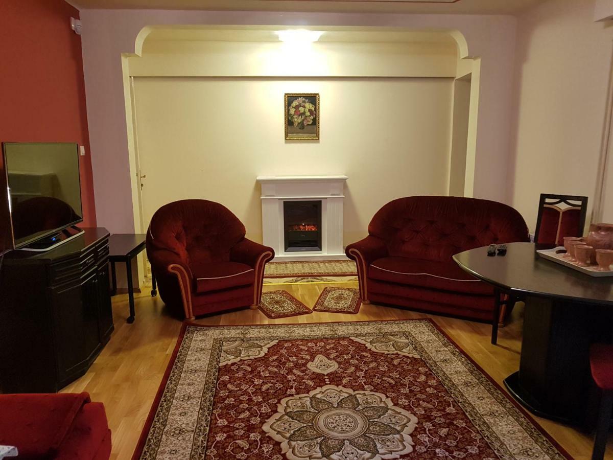 Palma Villa In City Park Budapest - Semi Suteren Екстер'єр фото
