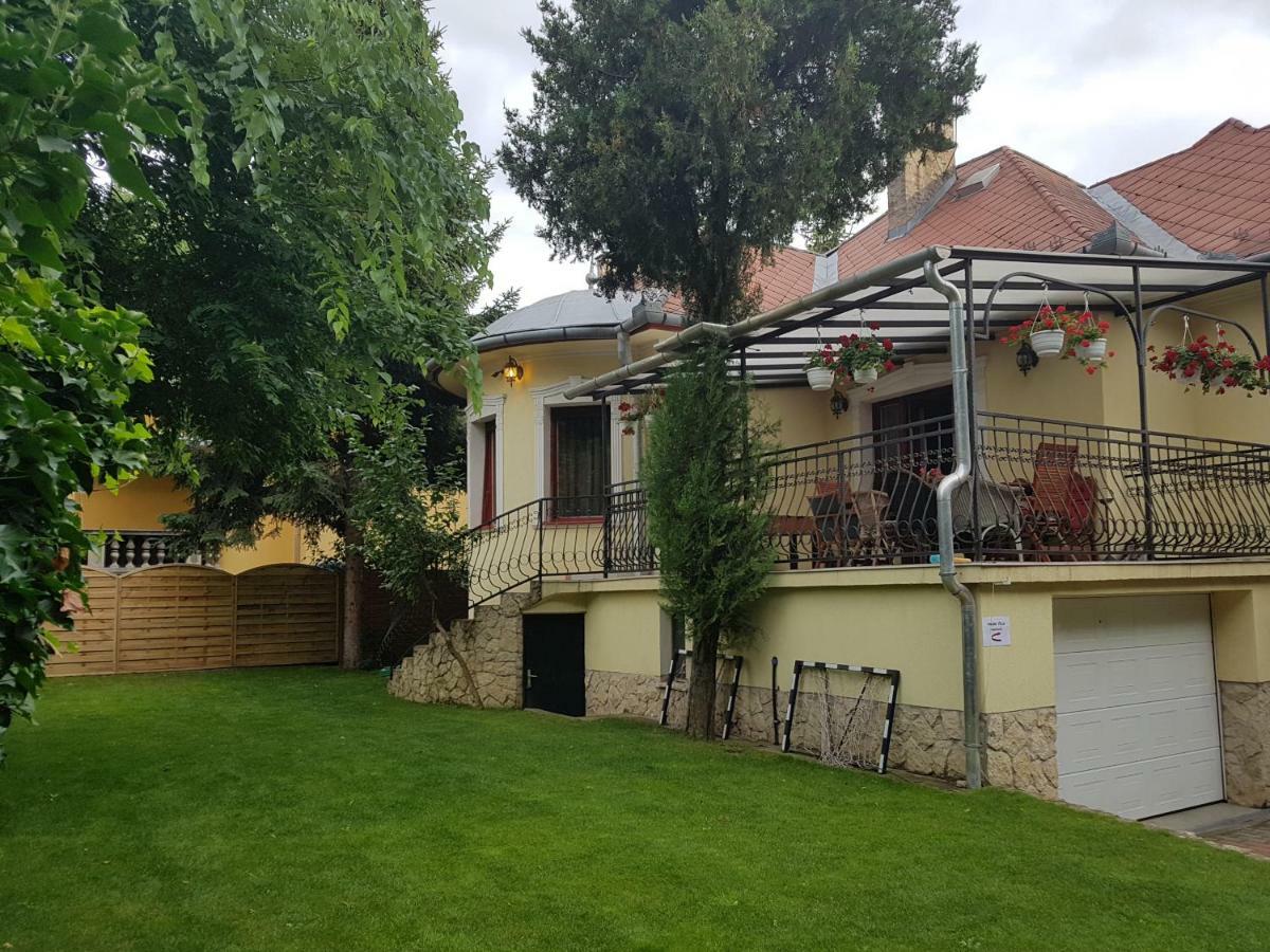 Palma Villa In City Park Budapest - Semi Suteren Екстер'єр фото